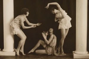 Die Ausstellung "Die Poesie des Körpers. Isadora Duncan, Raymond Duncan und die Tradition des plastischen Tanzes in Lettland in den 1920er-1930er Jahren"